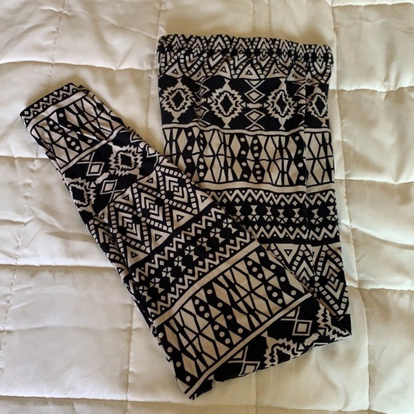 Black & Cream Print Stretch Leggings, relaxed Fit, Size XS - Picture 3 of 3